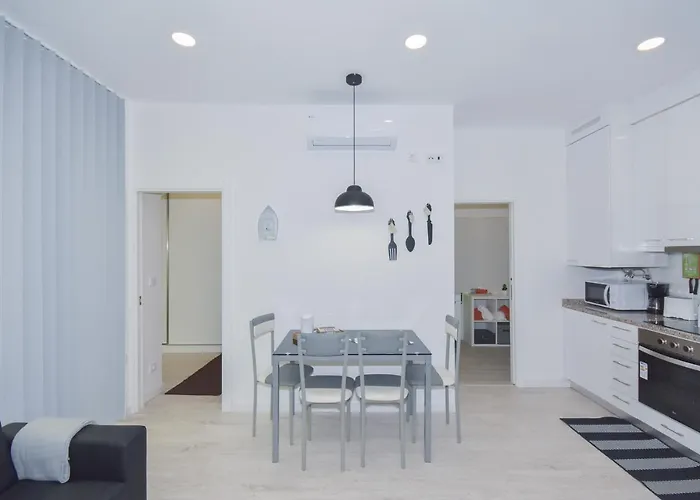 Near The דירה מטוסיניוס